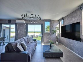 VOGUE C, a private inn with a panoramic view of th - Vacation STAY 14693v